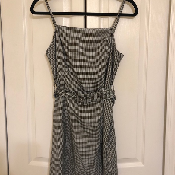 🔲 Mini Dress with Matching Belt - Picture 2 of 5